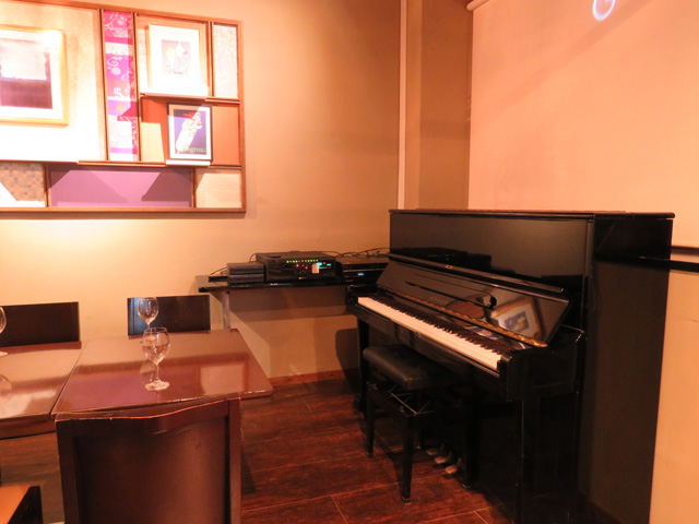 アップライトピアノ